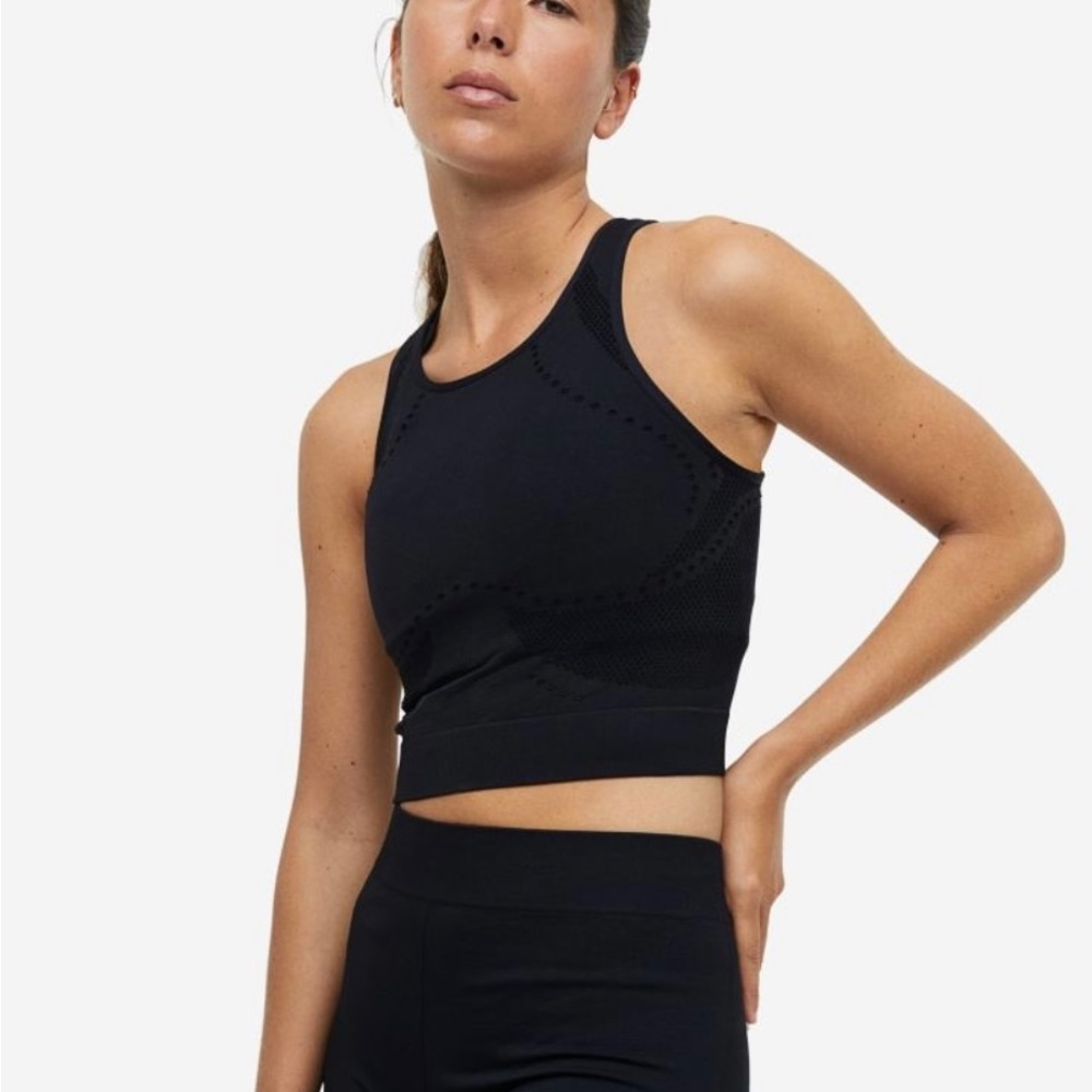 Seamless sport crop